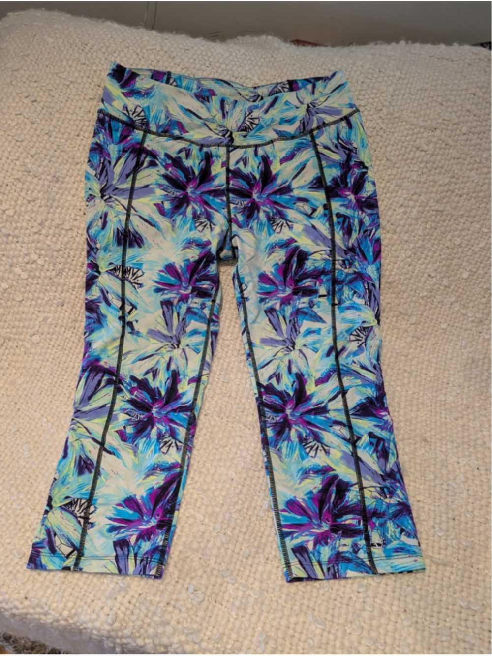 573 - 
Women's Betsey Johnson Floral Leggings Size L Blue Purple